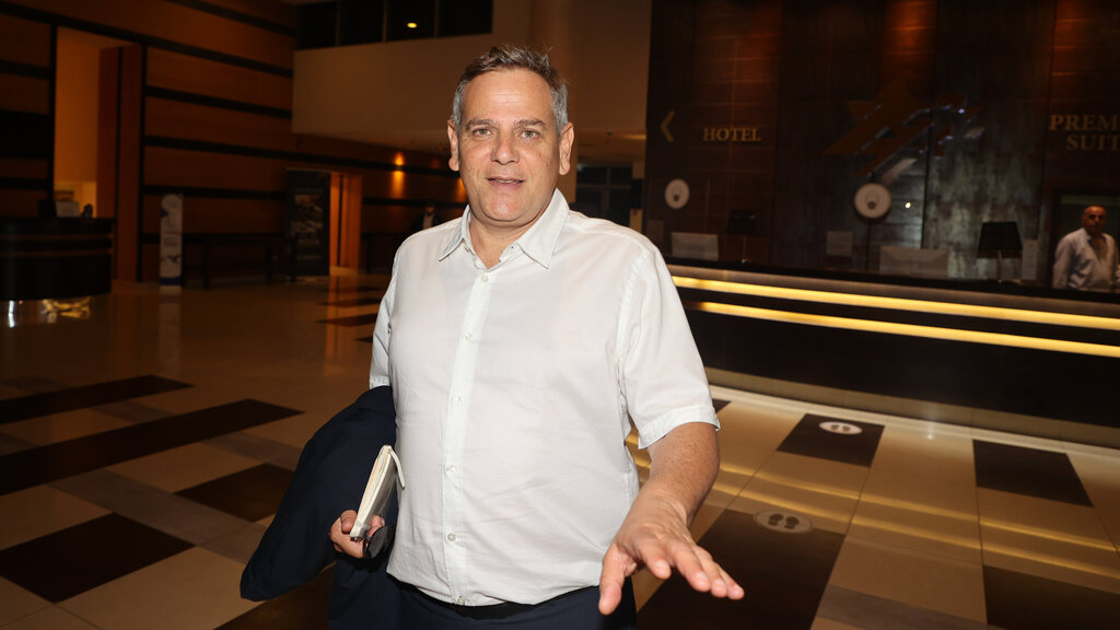 ניצן הורוביץ בכפר המכביה