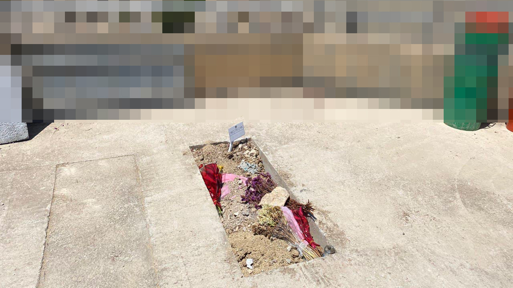 קברו של הקצין (צילום: יצחק טסלר) הקבר של הקצין שמצא את מותו בכלא