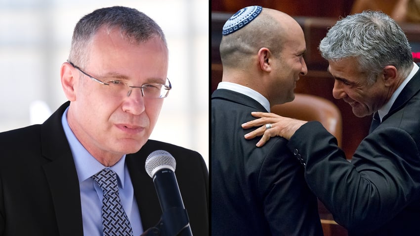 "עיכב את ההשבעה, סתם". לפיד ובנט, ולוין (צילום: יואב דודקביץ, EPA) יריב לוין יאיר לפיד נפתלי בנט