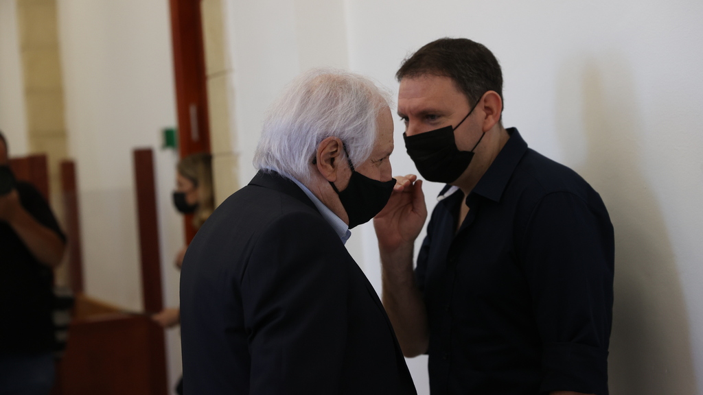 שאול אלוביץ'  בבית המשפט