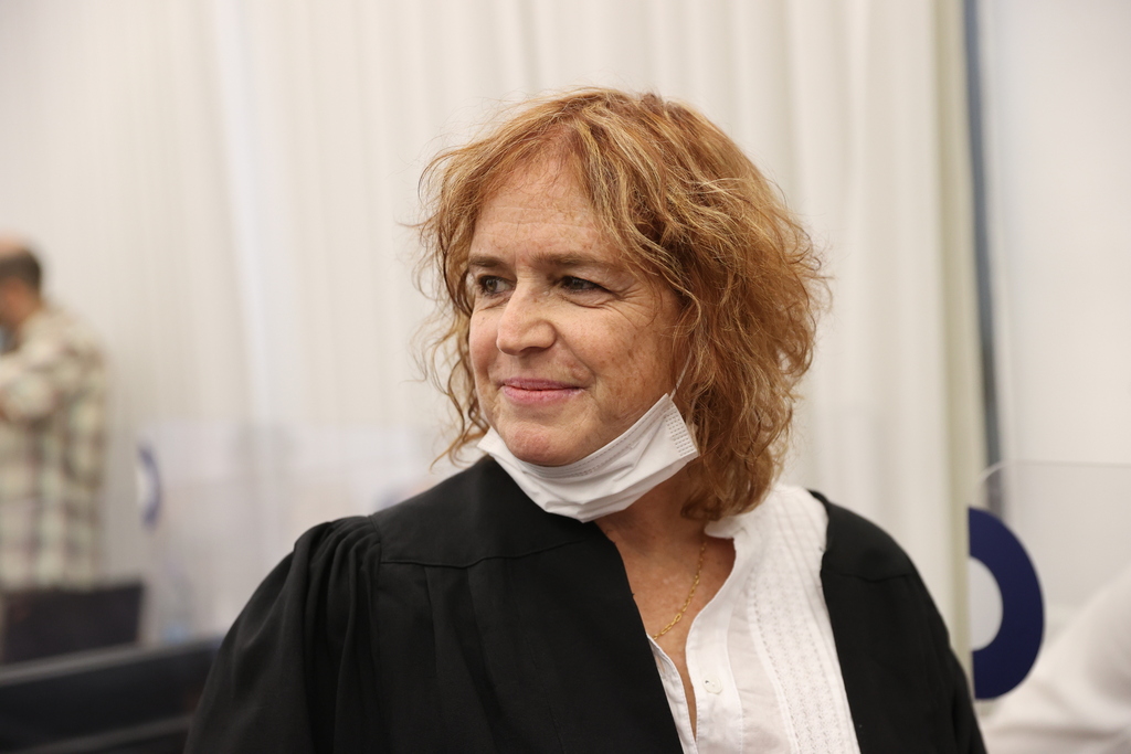 התובעת ליאת בן ארי בבית המשפט (צילום: אלכס קולומויסקי) ליאת בן ארי בבית המשפט