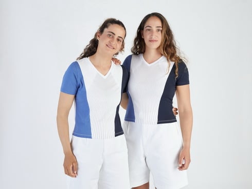 שחר טיבי ונויה ברעם במדי הנבחרת הישראלית בעיצוב קסטרו לאולימפיאדת טוקיו 2021 שחר טיבי ונויה ברעם במדי הנבחרת הישראלית בעיצוב קסטרו לאולימפיאדת טוקיו 2021