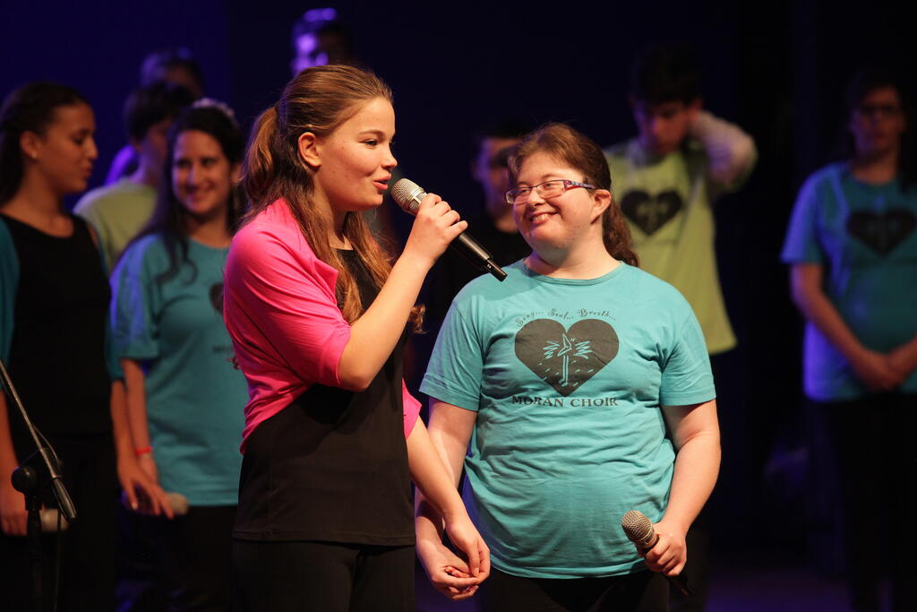"פיתוח המצוינות המוזיקלית, כמנוף לקירוב אוכלוסיות טעונות טיפוח אל לב הקהילה" מקהלות מורן
