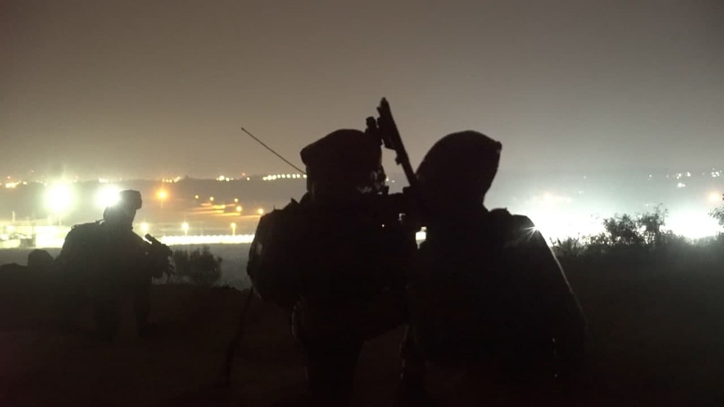 בשטח עזה, עם כוח גולני: "פעילי חמאס זיהו אתכם ומציבים מולכם צלפים" – תיעוד מיוחד