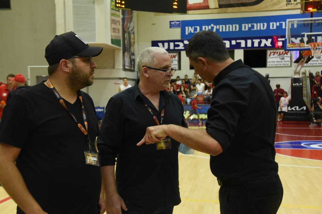 מנכ"ל המינהלת שלומי פרי (צילום: אביהו שפירא) מנכ"ל המינהלת שלומי פרי