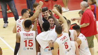 שחקני גלבוע/גליל חוגגים