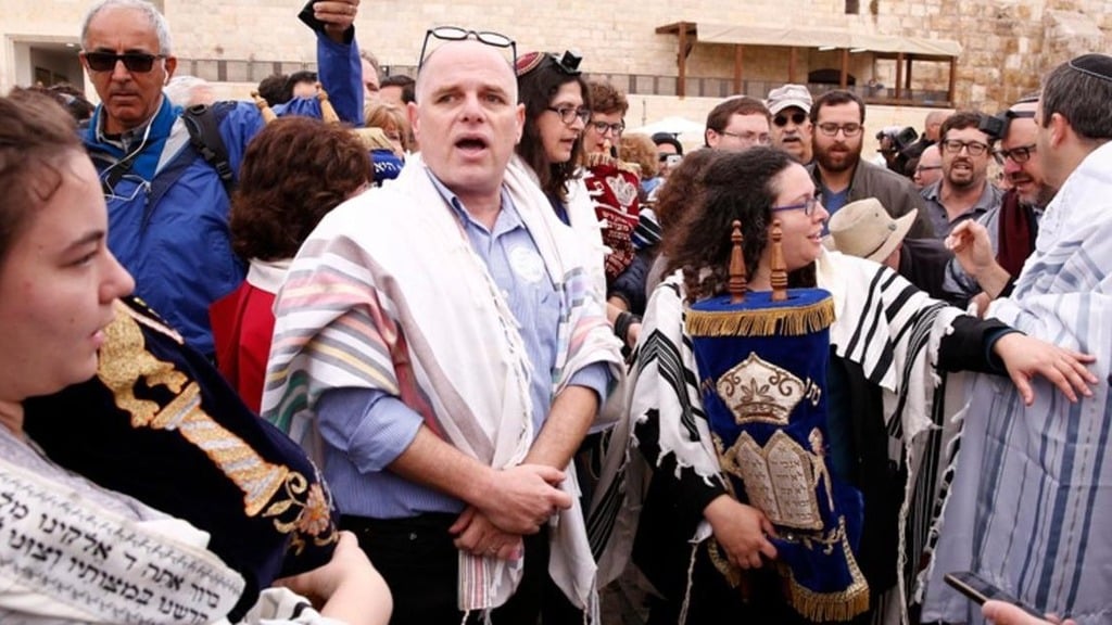 Men joining members of the Women of the Wall in prayer at the Western Wall, June 2021 (Photo: The Conservative Movement) נשות הכותל יזהר הס ההסתדרות הציונית העולמית