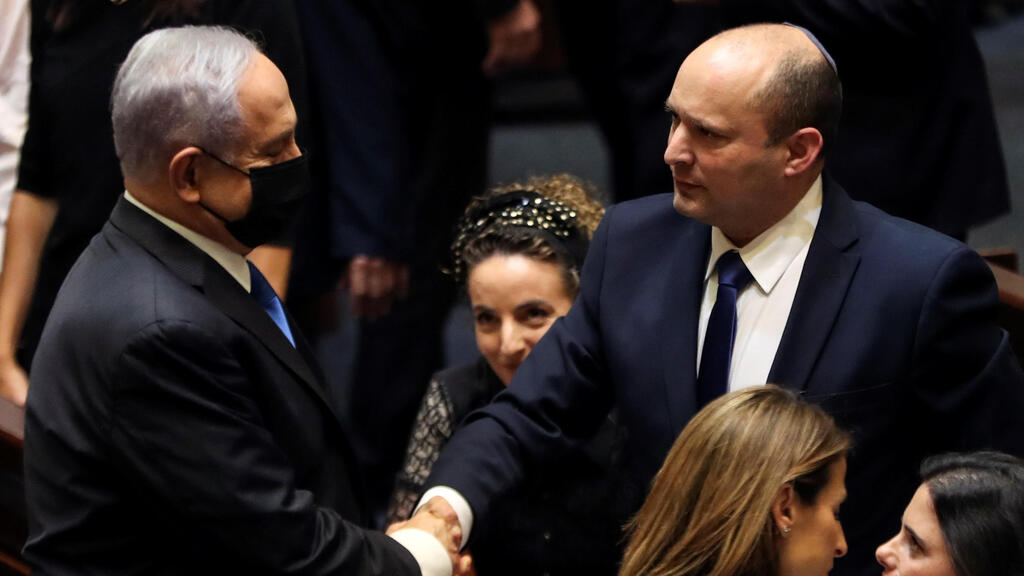 עכשיו אני כי ההוא. ראש הממשלה בנו ונתניהו, אחרי ההשבעה (צילום: רויטרס) השבעת הממשלה