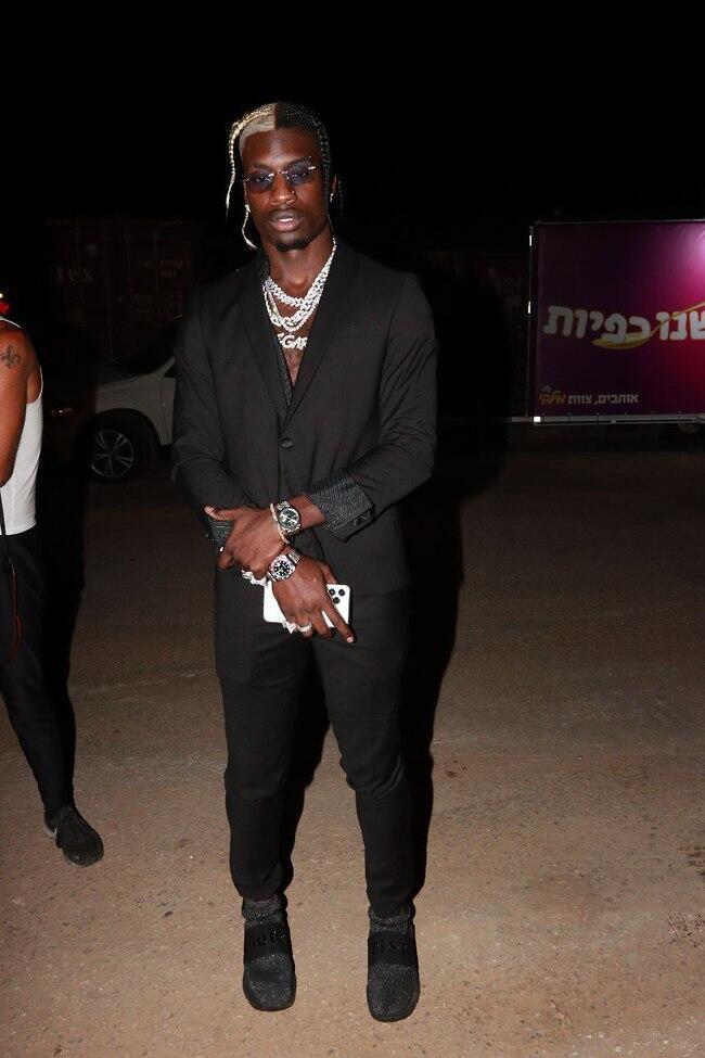 אז לסטטיק יש מתחרים על הלוק הקולי הערב. הבנו. סטפן לגר לוהט