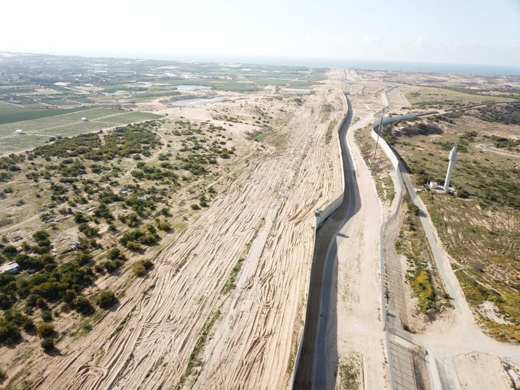 The reinforced border wall with Gaza 