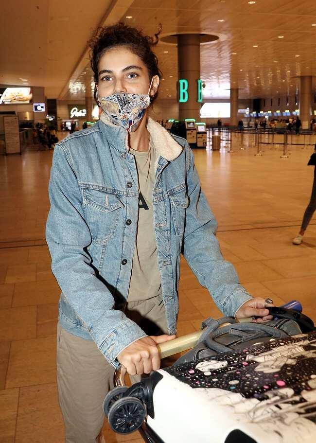 סולחת לנו? שלומית מלכה בנתב"ג בחודש יוני האחרון