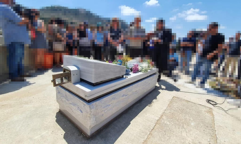 האזכרה במלאת 30 יום למות הקצין (צילום: אלעד גרשגורן) אזכרה במלאת 30 יום למותו של קצין המודיעין שנמצא מת בכלא הצבאי