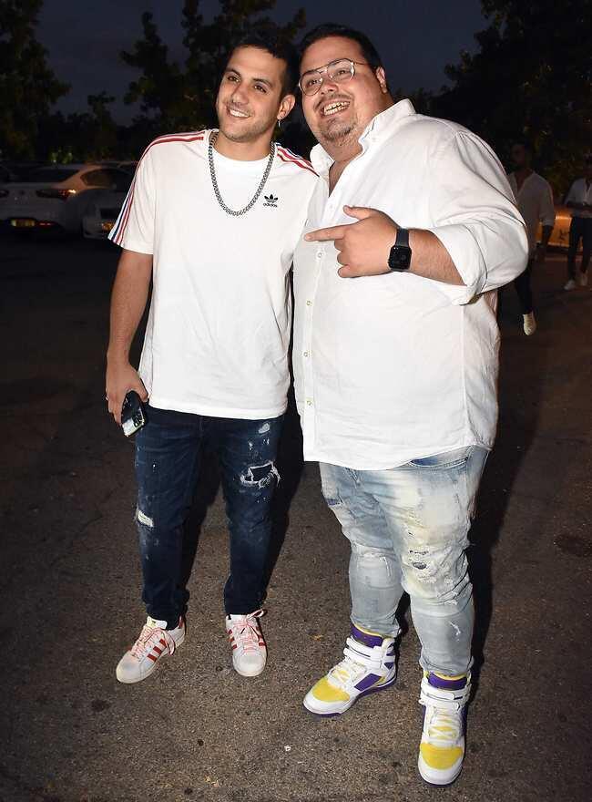 חולים עליכם. אוראל צברי וקווין רובין
