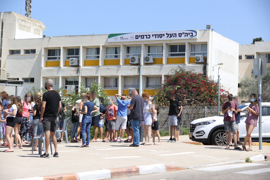 "להורים יש אחריות אישית". בית ספר בבנימינה (צילום: אלעד גרשגורן) בית ספר כרמים בנימינה