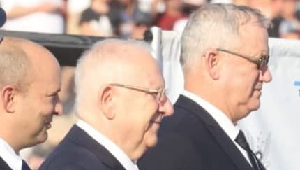 טקס סיום קורס טיס מסדר כנפיים מחזור 182 בסימן 40 שנה למבצע "אופרה"