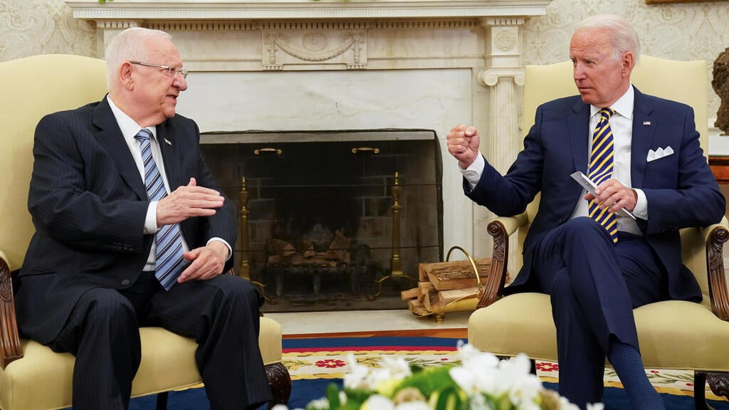 Reuven Rivlin and Joe Biden in Washington (Photo: Reuters) ריבלין בכניסה לבית הלבן