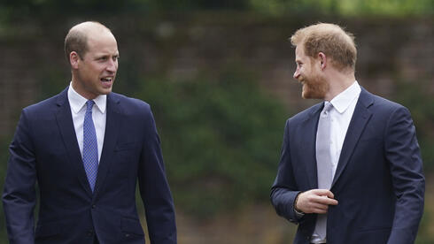 'Prince William has shown that he has disowned Harry'