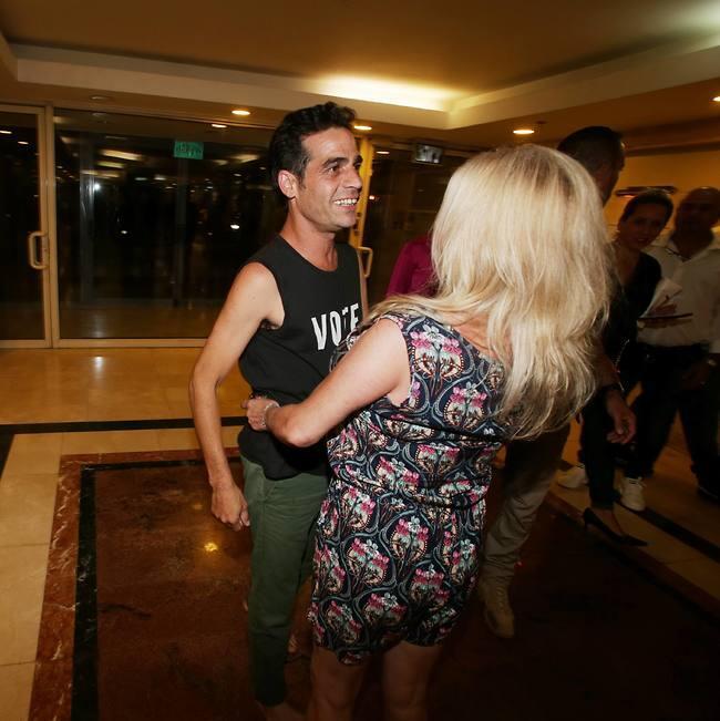 "כמה זמן לא נפגשנו!" פוקס ואביב גפן (צילום: מוטי לבטון) "כמה זמן לא נפגשנו!" פוקס ואביב גפן