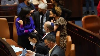בנט וחברי הקואלציה במליאה