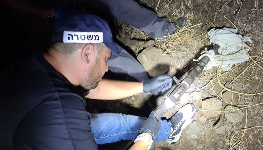 אמצעי לחימה שנתפסו בצפון זירת אירוע ירי על מאפייה בנצרת