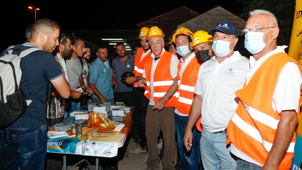 היום התחיל בשעות הבוקר המוקדמות במעברי הגבול. (צילום: מג'ד בדיר) יום הבטיחות בענף הבנייה
