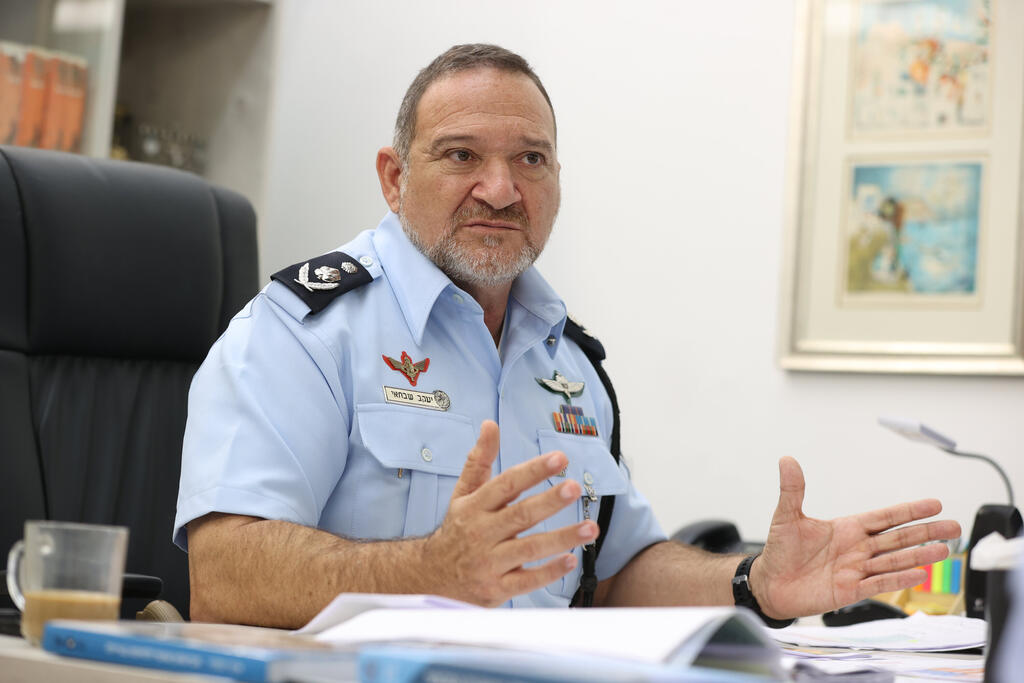 מפכ"ל המשטרה קובי שבתאי. הציב יעד לגיוס 2,200 שוטרים (צילום: אלעד גרשגורן) מפכ"ל המשטרה קובי שבתאי