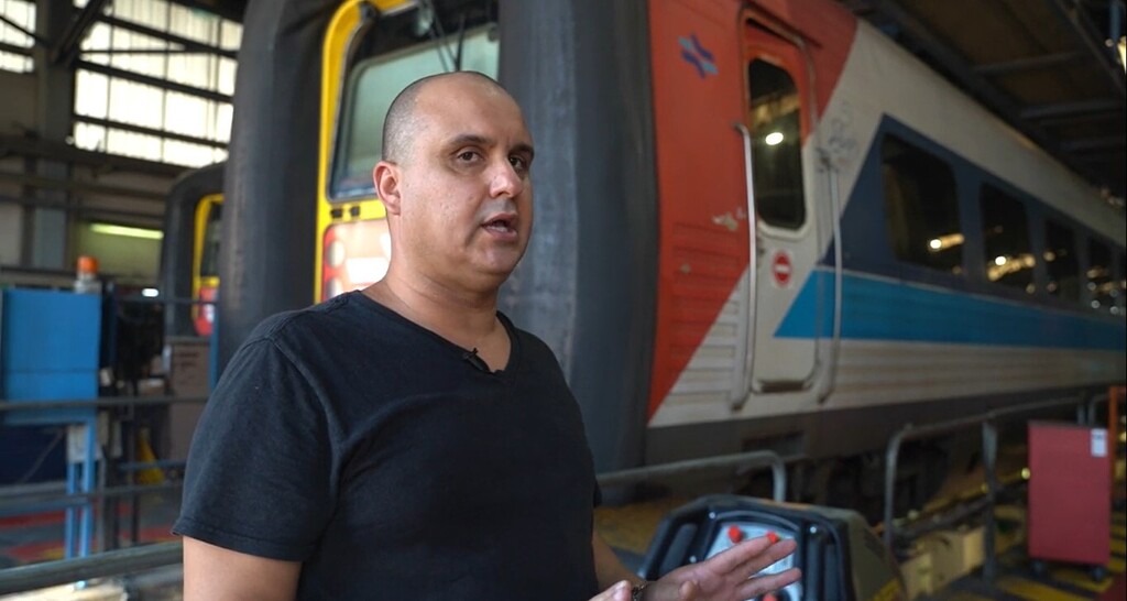 קדוש. "אם הרכבת הייתה עומדת בקו 4 היא הייתה סופגת את ההדף של הכדוריות ולא העובדים" (צילום: אסף מגל) רני קדוש