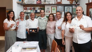 בני משפחת שרעבי ומח"ט 5