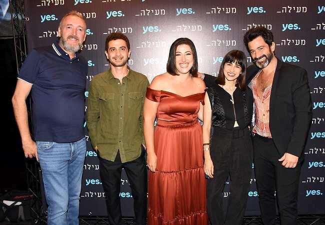 הקאסט הגאה (צילום: אמיר מאירי) הקאסט הגאה