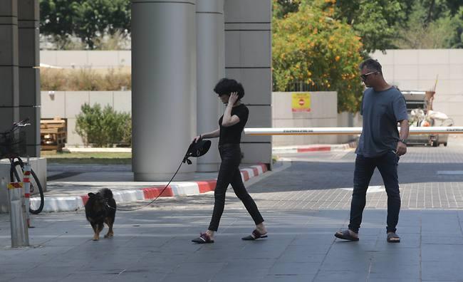 "יאללה אני אכין צהריים. מירי כהן לימדה אותי כמה דברים" (צילום: מוטי לבטון) "יאללה אני אכין צהריים. מירי כהן לימדה אותי כמה דברים"