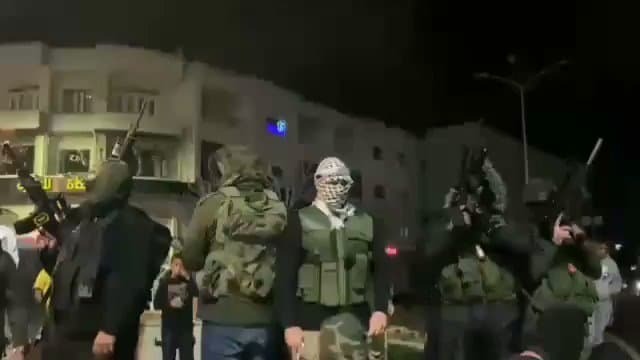 אפילו מנגנוני הביטחון של הפלסטינים נמנעים מלהיכנס לאזור מחנה פליטים הפליטים אל עמארי אל-עמארי רמאללה הרשות הפלסטינים פלסטינים