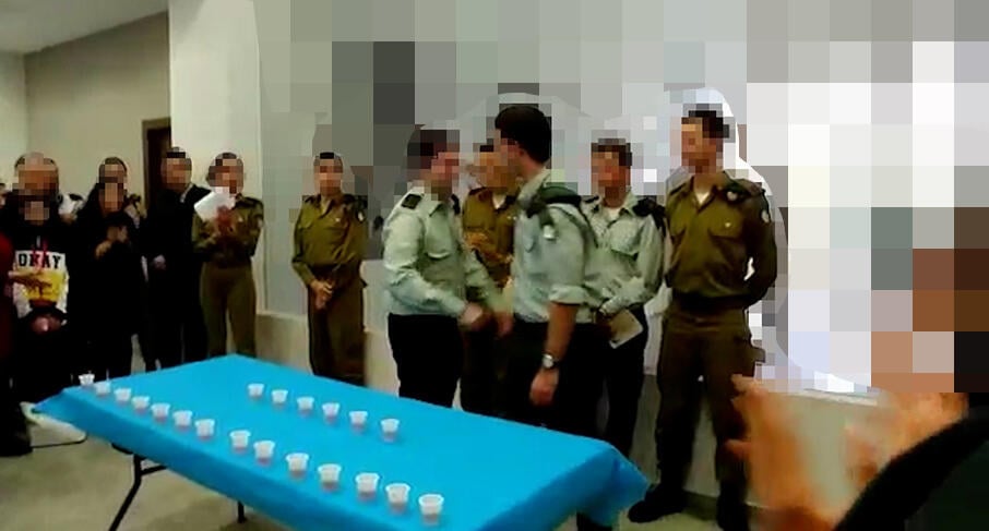 מתוך הסרטון: הענקת דרגה לסרן ת' ז"ל ב-2018 תיעוד של סרן ת' ז"ל מטקס ביחידה