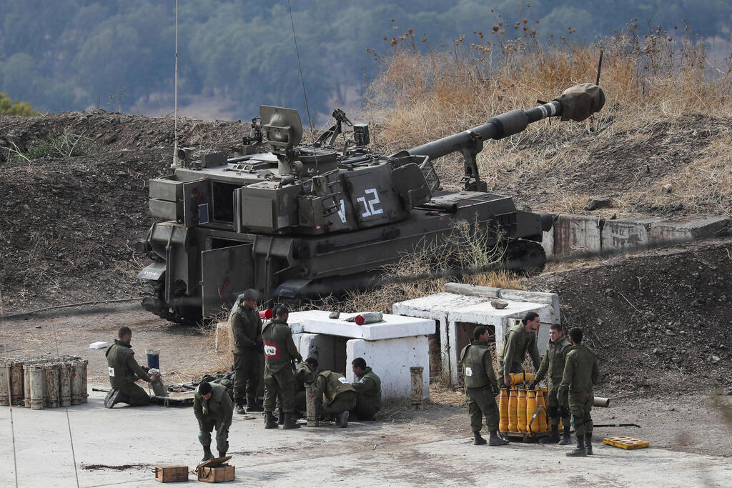 כוחות צה"ל בגבול לבנון (צילום: רויטרס) כוחות צה"ל ב גבול לבנון אחרי שיגור רקטות של חיזבאללה