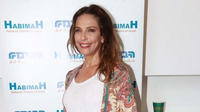 בהחלט מאמה מיה: שרון חזיז לוהטת בפרימיירה