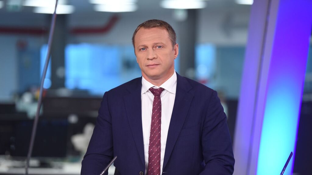 "לפני שבוע יצאנו לדרך - ואנחנו מעלים הילוך". רזבוזוב (צילום: קובי קואנקס) ריאיון אולפן עם יואל רזבוזוב, שר התיירות, יש עתיד