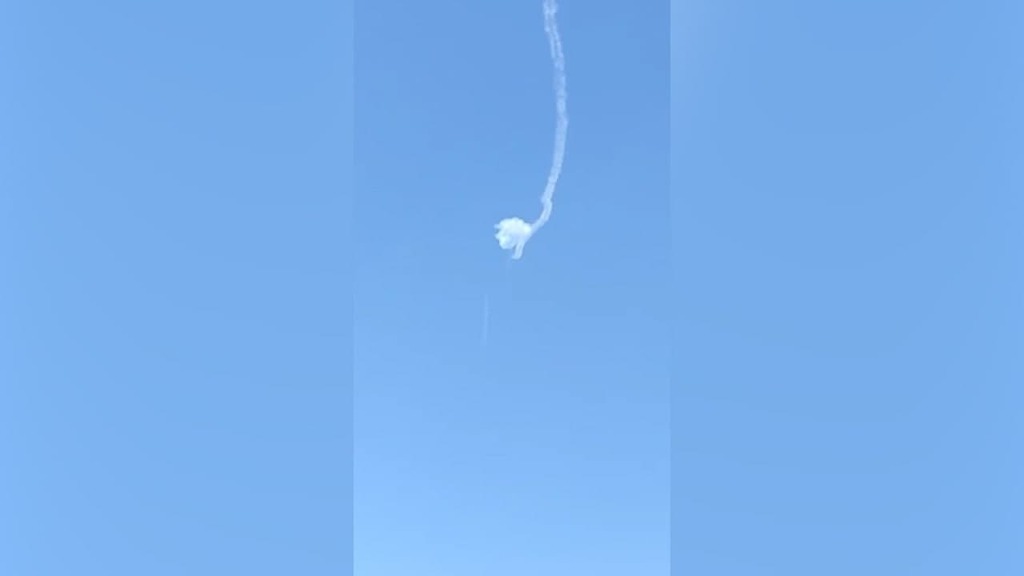 צילום: מירו אוחנה שיגור רקטה מעזה שיורטה על ידי כיפת ברזל