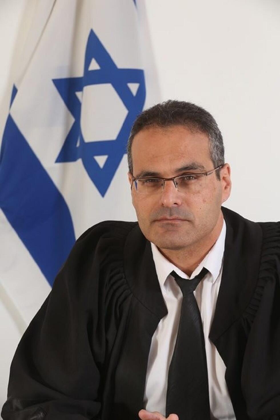 ''יום־יום אני שואל את עצמי 'האם נתתי מענה נכוןן?''. השופט אלון גביזון (צילום: אתר בתי המשפט) ''יום־יום אני שואל את עצמי 'האם נתתי מענה נכוןן?''. השופט אלון גביזון
