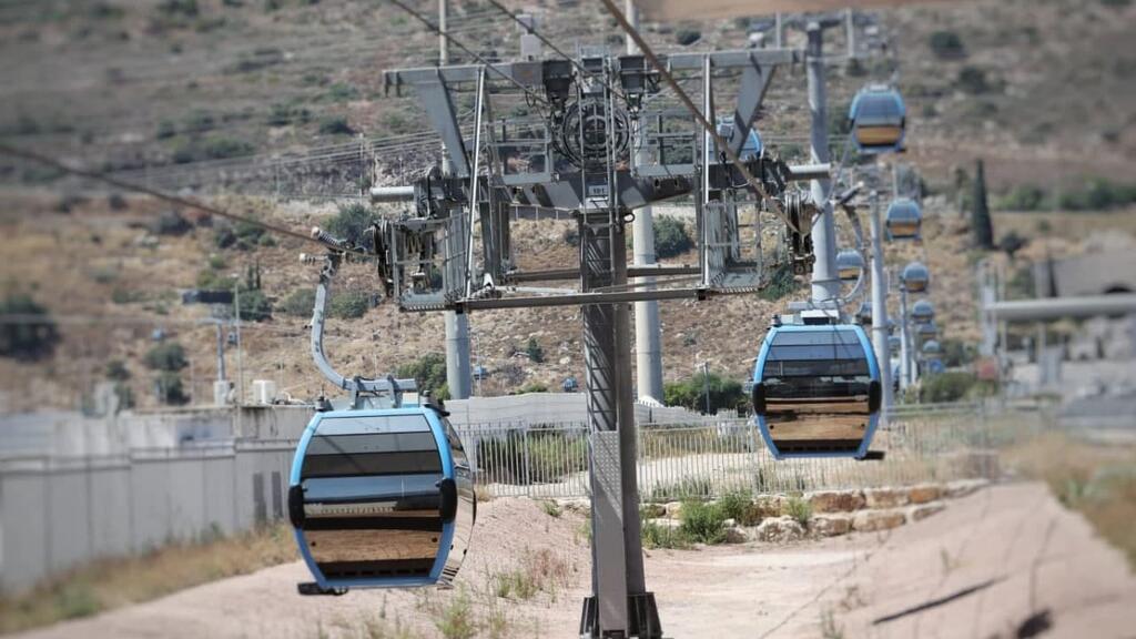 הרכבלית בחיפה (צילום: גיל נחושתן) נסיעת בכורה ברכבל התחבורה הציבורית הראשון בישראל