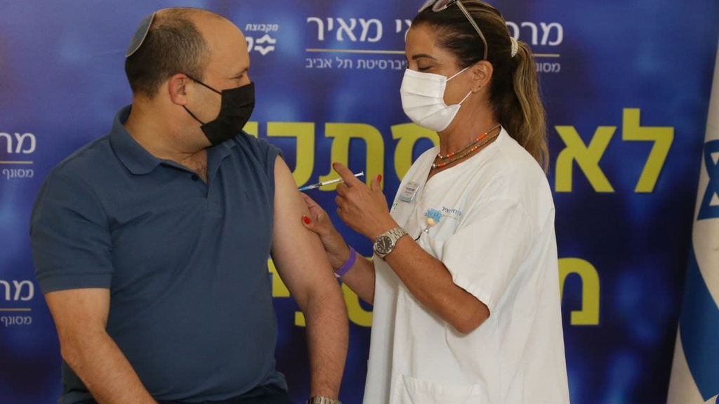 רה"מ בנט מתחסן במנה השלישית