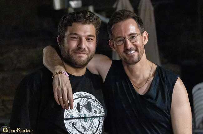 מאורסים! (צילום: עמרי קידר) מאורסים!