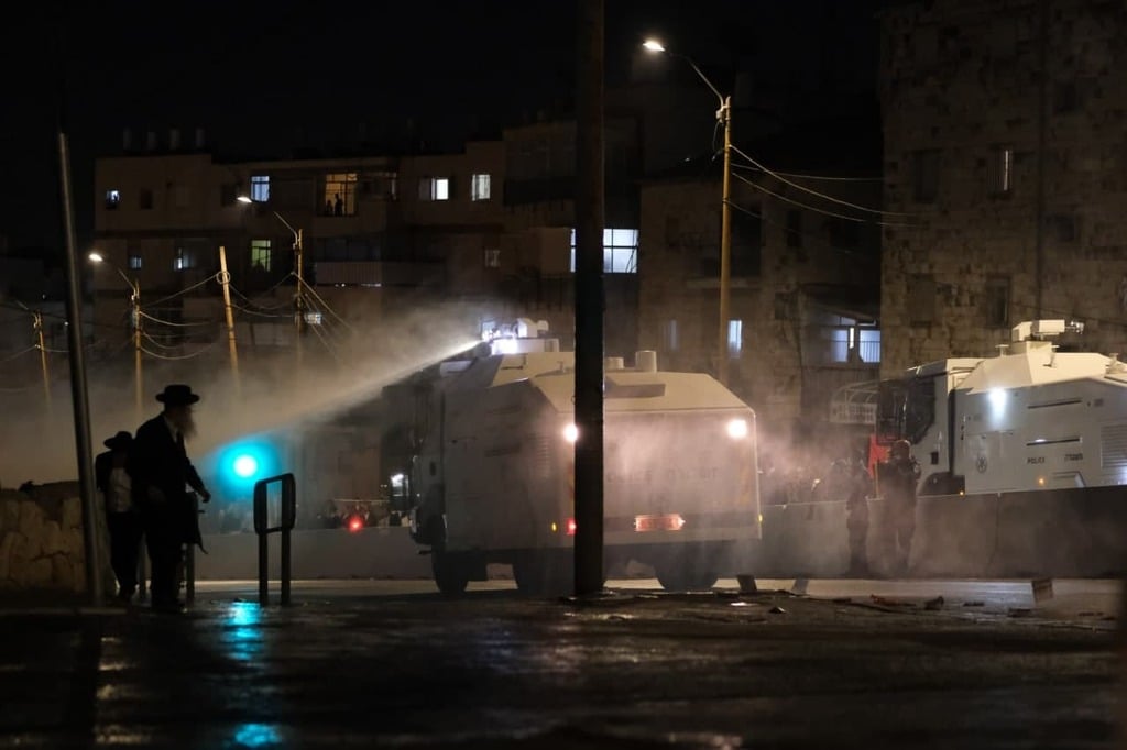 צילום: יואב דודקביץ' הפגנת חרדים נגד עבודות הרכבת הקלה בצומת בר אילן בירושלים