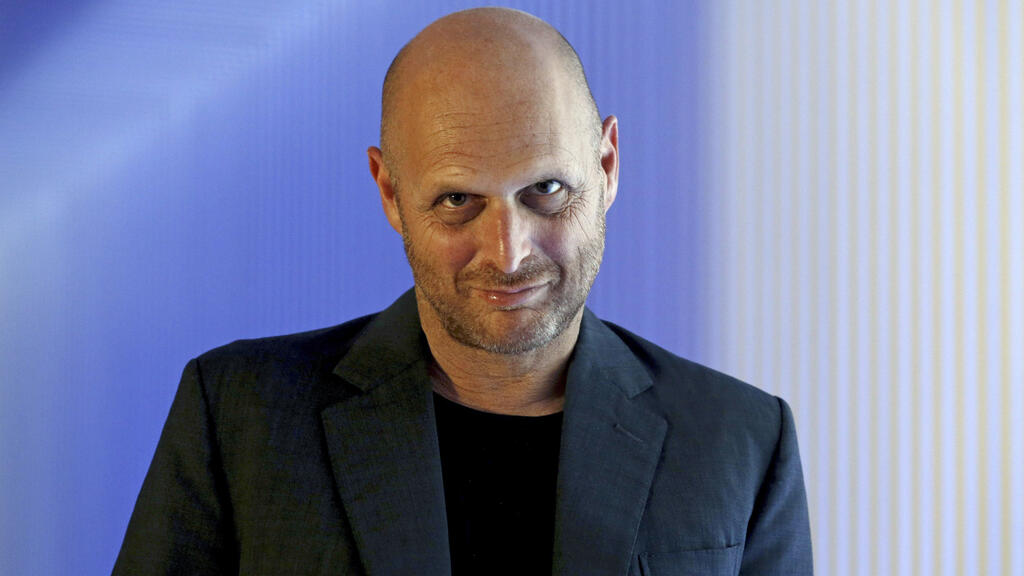 "זה מה שהופך את הסדרה ליותר מחידוש, זה עיבוד עמוק דרך החיים האישיים שלו". חגי לוי (צילום: EPA / Sergio Barrenechea) חגי לוי