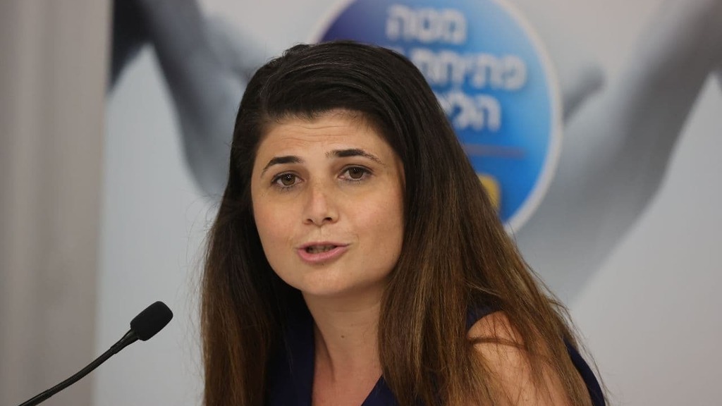 שרן השכל מחדר המצב של משרד החינוך