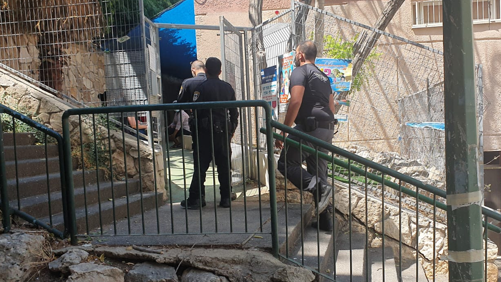 Photo: Lior El-Hai גננת לא מחוסנת שסירבה להיבדק התבצרה בגן בחיפה - והוצאה