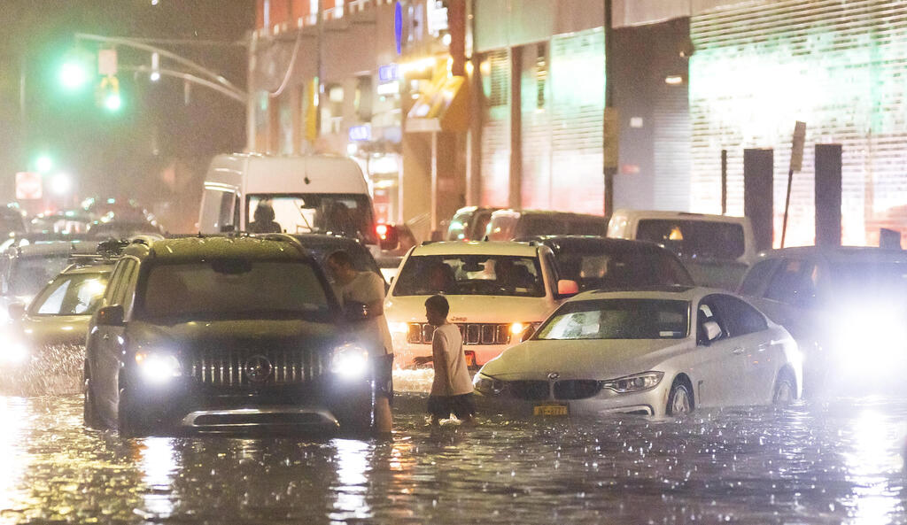 עוד מהסערה בניו יורק (צילום: EPA) ארה"ב ניו יורק הצפות שיטפונות גשם שרידי הסופה איידה