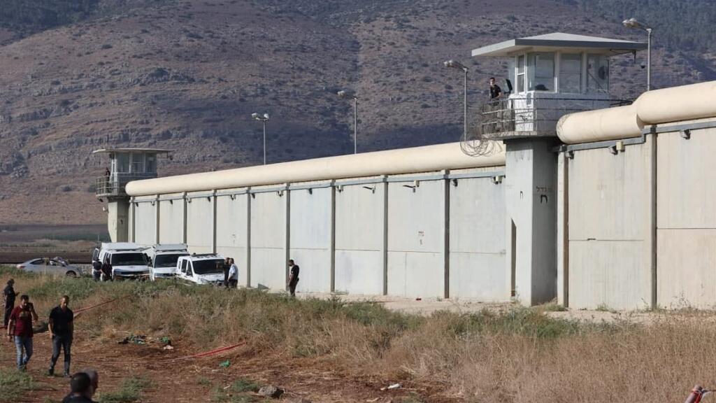 כלא גלבוע, בבוקר הבריחה (צילום: גיל נחושתן) חיפושים אחרי שישה אסירים ביטחוניים שברחו מכלא גלבוע