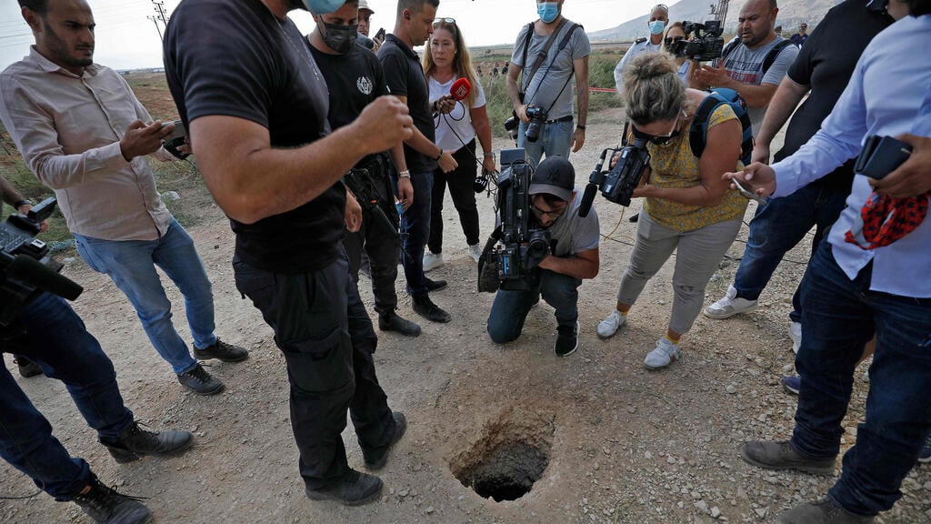 The tunnel through which the six escaped Gilboa Prison (Photo: AFP ) המנהרה שממנה ברחו שישה אסירים ביטחוניים מכלא גלבוע