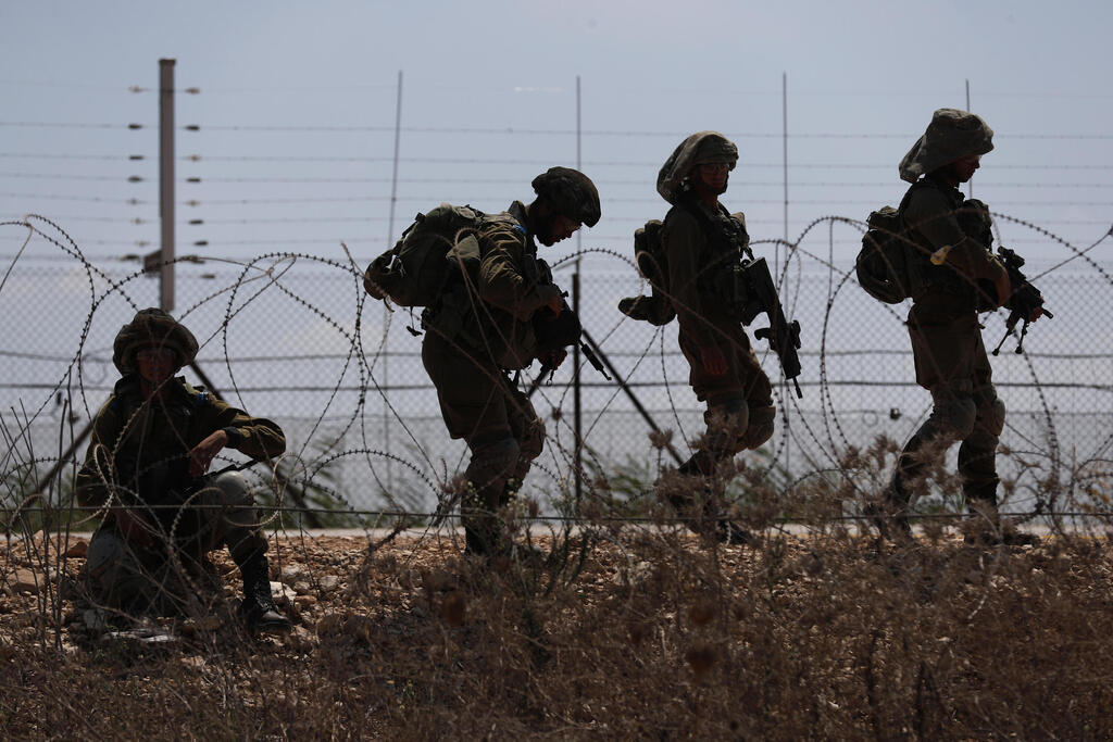 IDF soldiers join the search on Tuesday for six men who broke out of the Gilboa maximum security prison 