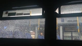 נהג אגד תעבורה באזור ירושלים הותקף- נוסעים שברו בקבוק על ראשו ונפצו את שמשות האוטובוס