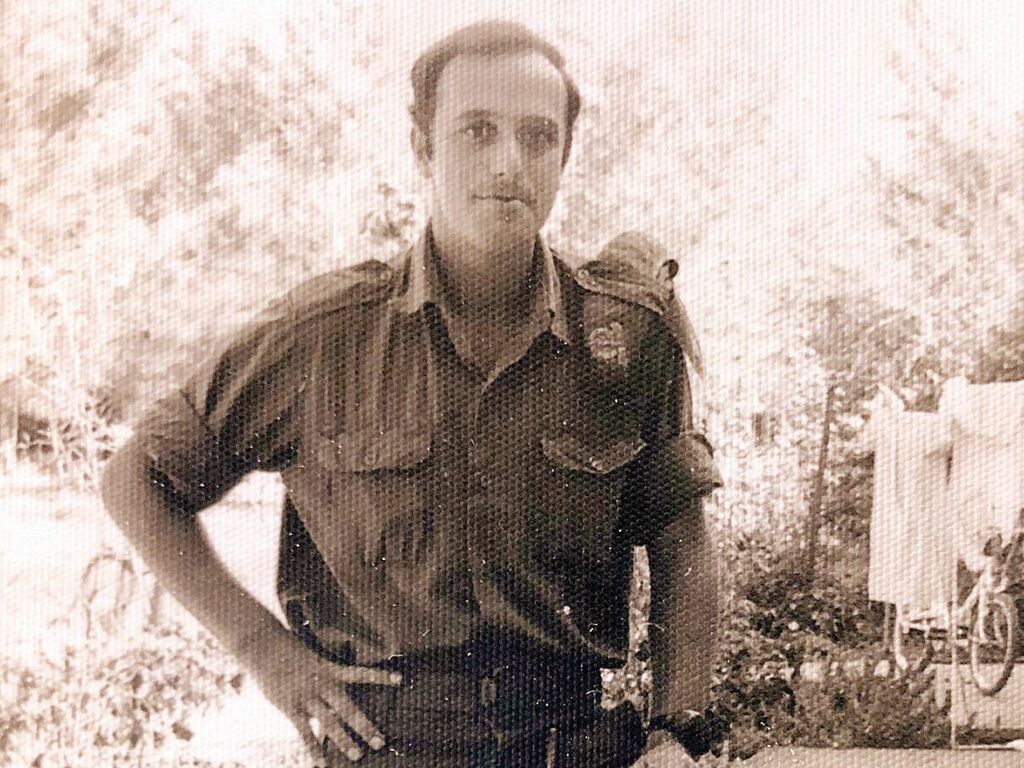 ג'ורג' פלורסהיים כחייל. חזר מהשבי פצוע גופנית ונפשית (צילום: אלבום פרטי) ג'ורג' פלורסהיים כחייל